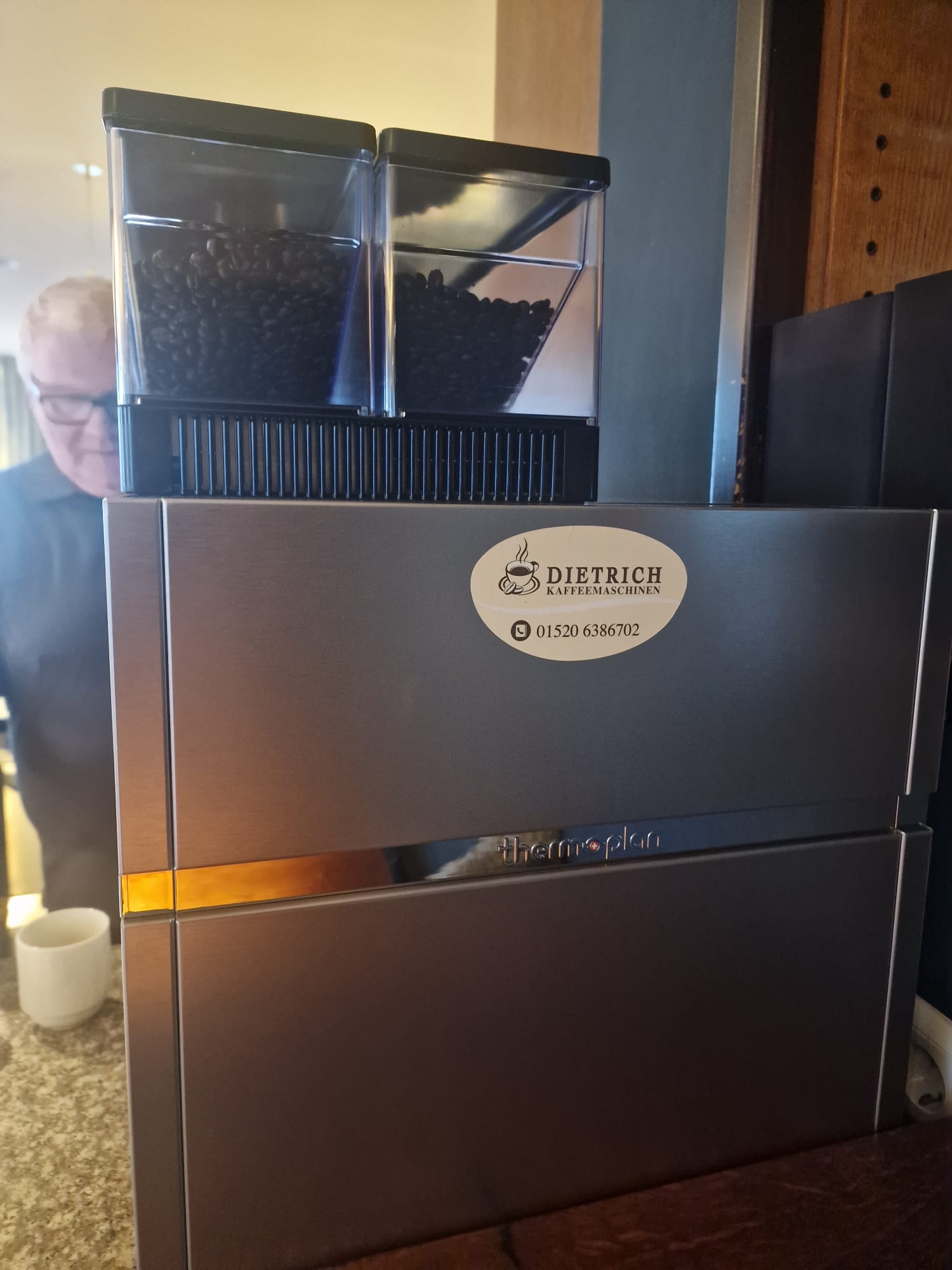 Neue Installationen: Siebträger im Klein Venedig & Thermoplan im Hotel Zum Ziel